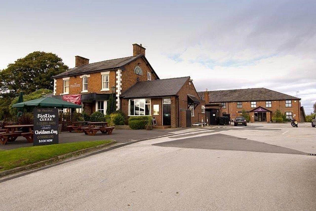 Premier Inn Premier Inn Crewe Нантуич Екстериор снимка