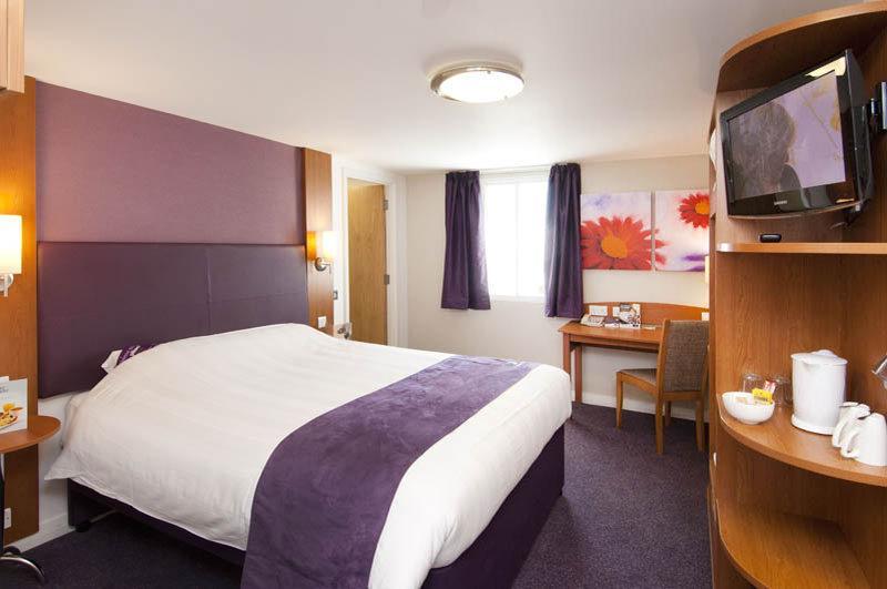Premier Inn Premier Inn Crewe Нантуич Екстериор снимка